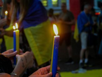 Kurz vor Weihnachten lädt Eltville zur Mahnwache für die Ukraine