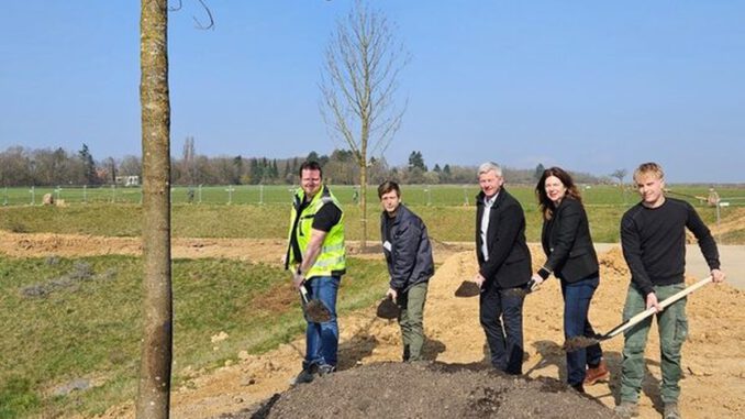 Neues Quartier Bierstadt Nord erhält zentrale Grünanlage mit 83 Bäumen Neues Quartier Bierstadt Nord erhält zentrale Grünanlage mit 83 Bäumen