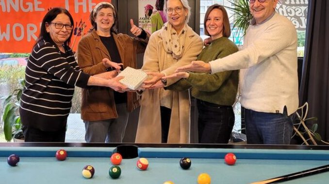 Stadtteilfest im Schelmengraben übergibt 1.752 Euro an Kinder und Jugendtelefon Stadtteilfest im Schelmengraben übergibt 1.752 Euro an Kinder und Jugendtelefon