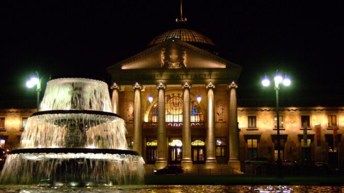Wiesbaden plant Drohnenshow und verschärfte Kontrollen rund um das Kurhaus an Silvester